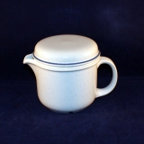 Family Blue Gravy/Sauce Boat with Lid as good as new