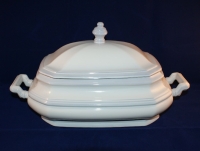 Gallo Leonardo Classic Oval Angular Serving Dish/Bowl with Lid and Handle as good as new